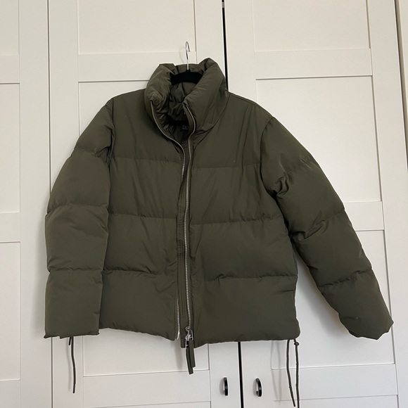 Everlane Jackets & Blazers - Everlane Olive Green Down Jacket